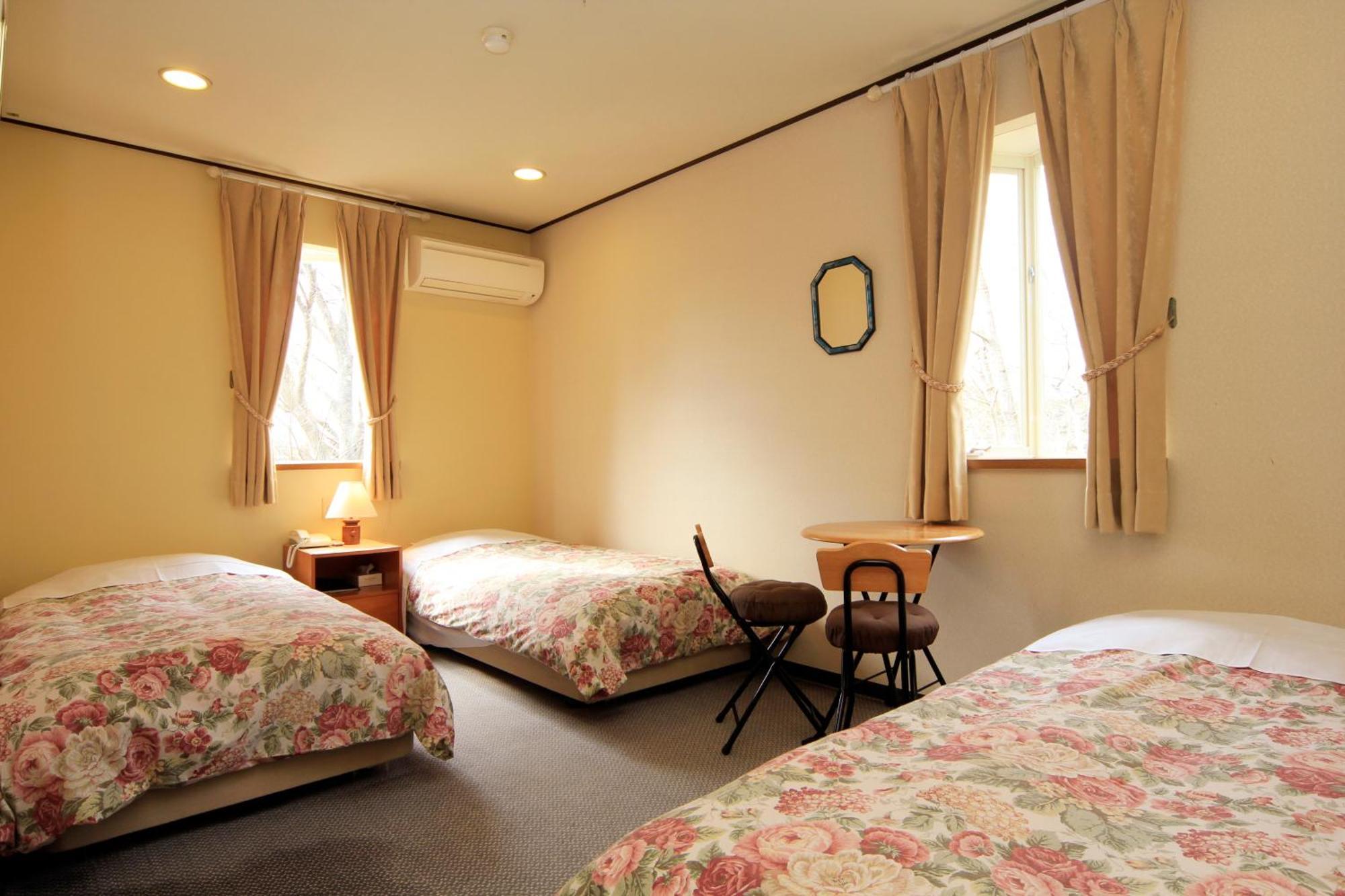 伊東市 伊豆高原ペンション　マーガレット Bed & Breakfast エクステリア 写真